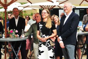 Der var både fest og følelsesladede taler i sidste uge, da DTU Aqua markerede direktørskiftet fra Fritz Köster til Anna Rindorf. Omkring 200 gæster var mødt frem for at sige farvel til den afgående direktør og byde den nye velkommen. foto: Anne Trap-Lind DTU