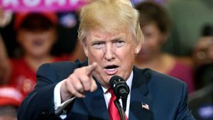 Mens Donald Trump slår hårdt ned på Canada med en 35 procent straf-told på blandt andet fisk og skaldyr, truer nu samme skæbne EU og dermed Danmark. Hvis ikke der landes en ny handelsaftale med USA inden den 1. august, kan en massiv told-mur ramme europæiske eksportvarer. Og dansk fiskeri står direkte i skudlinjen. foto: wikipedia