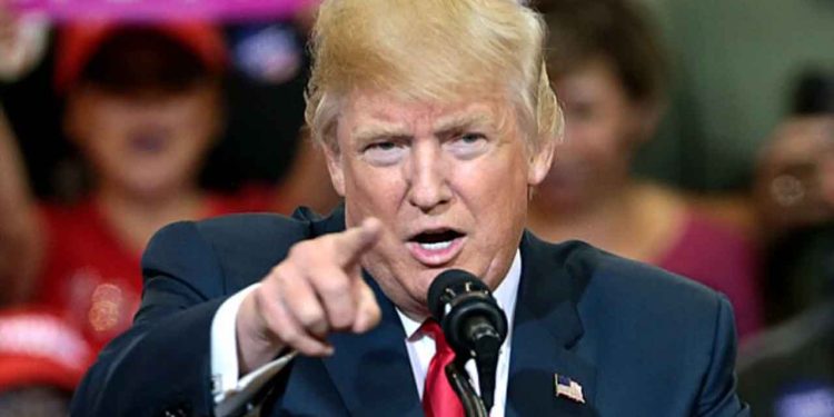 Mens Donald Trump slår hårdt ned på Canada med en 35 procent straf-told på blandt andet fisk og skaldyr, truer nu samme skæbne EU og dermed Danmark. Hvis ikke der landes en ny handelsaftale med USA inden den 1. august, kan en massiv told-mur ramme europæiske eksportvarer. Og dansk fiskeri står direkte i skudlinjen. foto: wikipedia