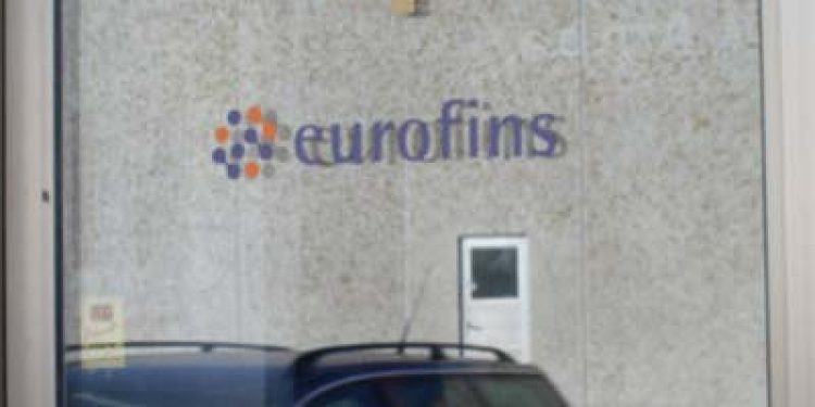 Der står nu Eurofins Steins på indgangsdøren til TripleNine’s laboratorier. Foto: TripleNine