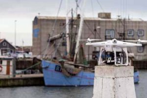 Moderne drone-teknologi skal hjælpe danske fiskere.  arkivfoto: Drone på fiskeri - FiskerForum