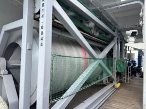 Det japanske forskningsinstitut JAMSTEC har netop fået leveret et 12.000 meter langt, 25 mm tykt DynIce Warp-fiberreb fra islandske Hampiðjan Advant. Rebet, der har en brudstyrke på 45 ton, erstatter et identisk reb, som siden 2014 har været i konstant brug om bord på forskningsskibet KAIMEI. foto: Hampidjan