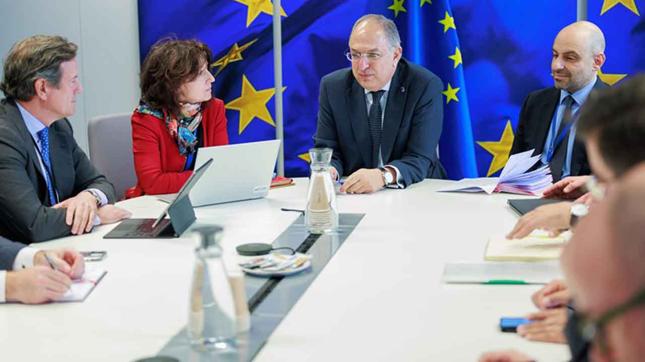 Read more about the article EUs Fiskeriorganisations første møde med fiskerikommissær Costas Kadis