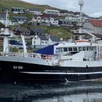 I Fuglefjord landede Eysturbúgvin kom i ugen ind med 200 tons sild, som de har fisket i islandsk farvand. foto. SM Fiskur.fo