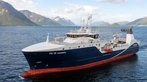 I Norge landede frysetrawleren »Akraberg« i sidste uge en last på 340 tons rejer i Tromsø foto: FiskerForum.com