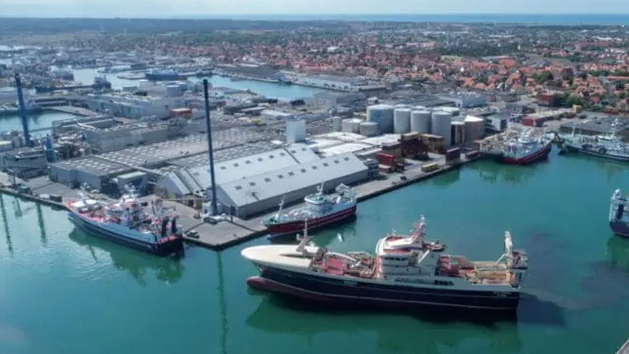Read more about the article Færøerne: Industritrawlerne lander deres fangster i udenlandske havne