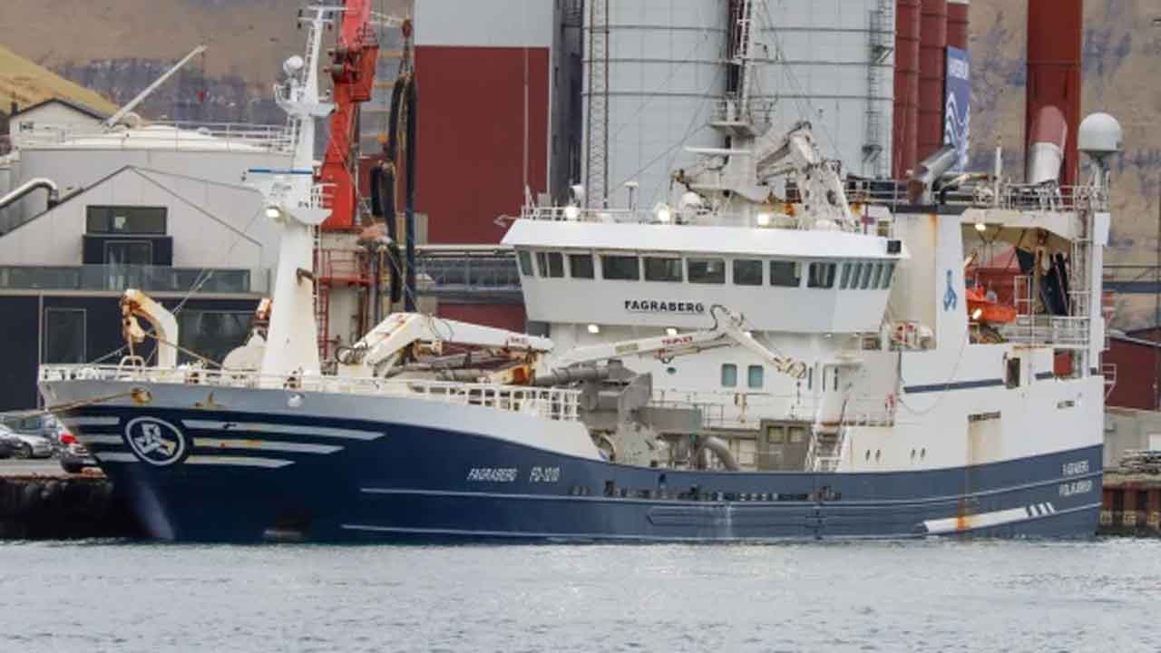 Read more about the article Færøerne: Pelagiske trawlere med gode fangster af sild og blåhvilling