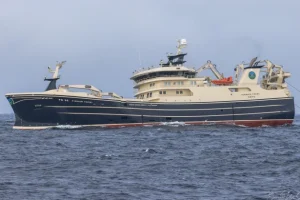 Finnur Fridi lander 1000 ton sild i Skagen - EMS Fiskur.fo