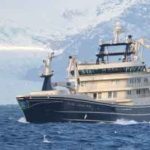 Den færøske pelagiske trawler Finnur Fríði har i denne uge landet en stor fangst lodde ved Varðan Pelagic på Tvøroyri efter fiskeri i islandsk farvand. foto: Fskur.fo Sigmund