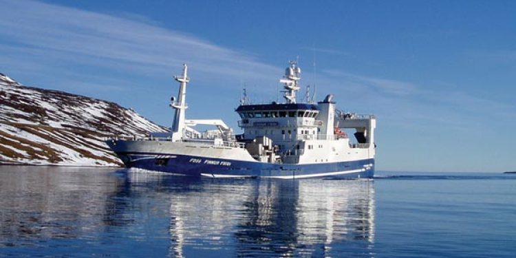 Finnur Friði ejes af Gøta-fiskerivirksomheden Varðin og de fortæller samstemmende, at DynIce reb har arbejdet kontiuerligt