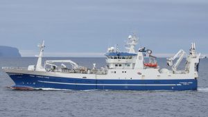 I Tvøroyri landede **Finnur Fríði** landede i ugen en last på 1.000 tons lodde til Varðin Pelagic foto: Kiran J