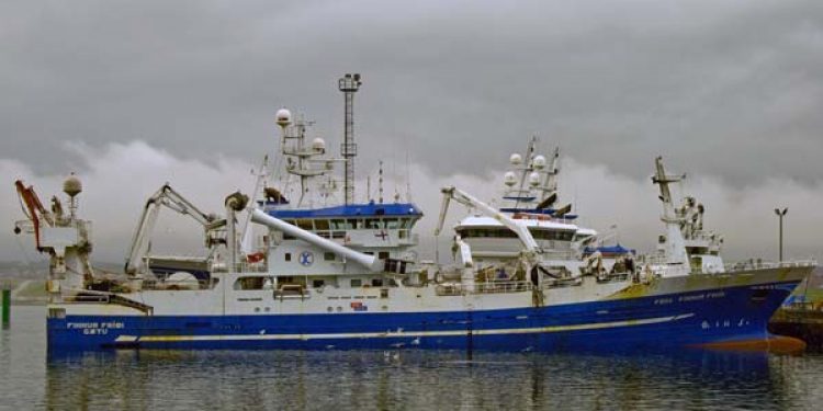 Nyt fra Færøerne uge 11.  foto:  De færøske trawlere Finnur Fríði og Jupiter landede i ugens løb