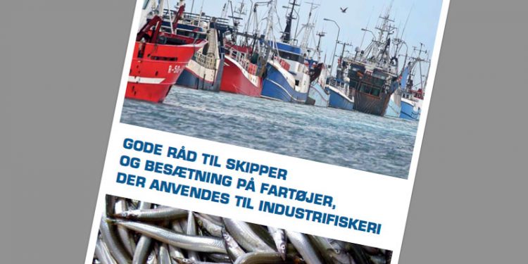 Fiskeriets Arbejdsmiljøråd giver gode råd om industrifiskeriet  Foto: Folder med gode råd til industrifiskerne - F-A.dk