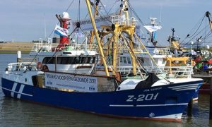 Hollandske fiskere går i offensiven  Foto: fra fiskernes protest sejlads i Rotterdam her i weekenden