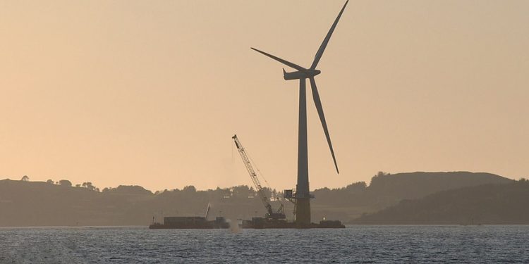 Norske Fiskere sætter hælene i - NEJ til mere havvind - støjen skræmmer gydende fisk. foto: Hywind