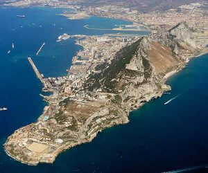 Spanske fiskere er vrede over britisk ”Greenpeace aktion” ved Gibraltar  Foto: kort over Gibraltar - Wikipedia