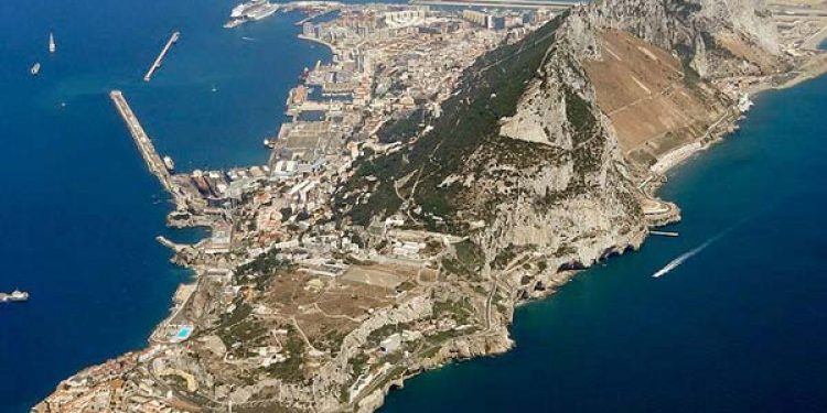 Spanske fiskere er vrede over britisk ”Greenpeace aktion” ved Gibraltar  Foto: kort over Gibraltar - Wikipedia
