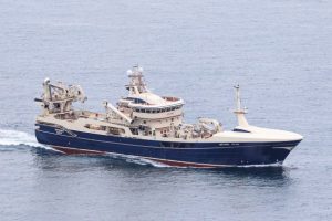 Den færøske trawler Gøtunes landede makrel foto: Kiran J