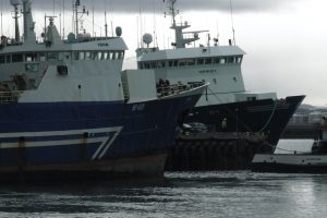 Den islandske fiskerflåde strejker - foto:  HBGrandi trawlere ligger stille ved kajen pga. strejke