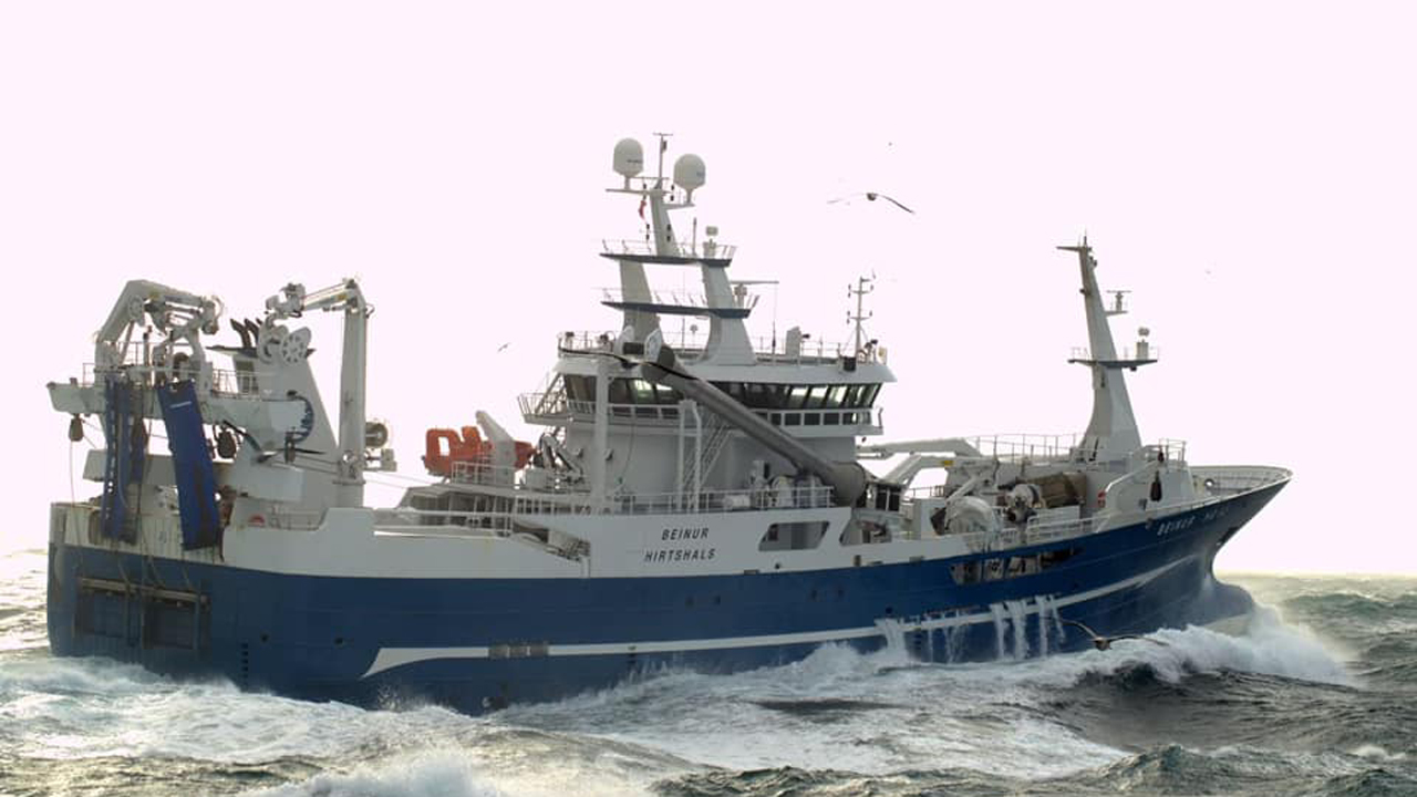 Read more about the article Færøerne: Dansk pelagisk trawler lander blåhvilling til Havsbrún