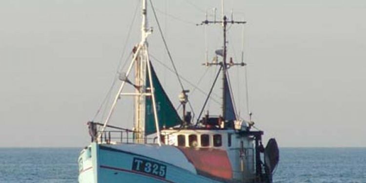 S01072011-154 Fiskefartøj PIA EVA med kendingsbogstaverne OYLW  Foto: G.Vejen
