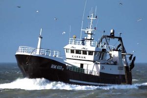 Kåring af årets bedste lærlingeplads på et fiskefartøj.  Foto: HM635 Karbak fik titlen Årets bedste læreplads sidste år  Fotograf: HP