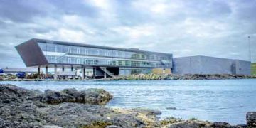 Færøske Bakkafrost har offentliggjort sin integrerede årsrapport for 2025, som viser en robust drift trods et udfordrende marked med højt udbud og pres på laksepriserne. foto: Bakkafrost