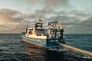 Da det islandske rederi Gjögur skulle have leveret deres nye pelagiske fartøj »Hákon« TH-250, valgte de at investere i de nyeste kontrollerbare trawldøre fra Thyborøn Trawldoor. Det blev et sæt Type 42 døre på 12 m2 og 4700 kilo – de første af deres slags på et islandsk fartøj. foto: Hampidjan