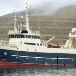 Der har været god aktivitet i havnen i Hvalba i den forgangne uge, hvor partrawlerne Hamranes og Breiðanes har landet en betydelig fangst af overvejende sej, efter fiskeri øst for Færøerne. foto: Kiran J