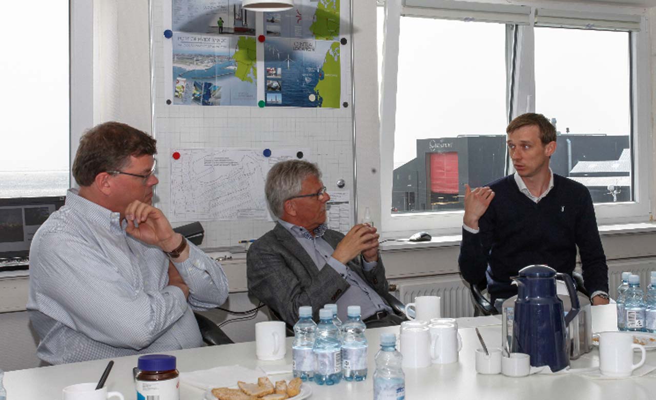 Read more about the article Handelsminister Mogens Jensen på besøg i Hvide Sande