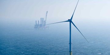 Udsigten til at gigantiske havvindmølleparker lukker vitale fiskefelter i Nordsøen, så jubler man i København og i energisektoren over en positiv »revanche«, hvor milliardbud på nye havvindmøller i Nordsøen og Kattegat, nu virkeligt ser ud til at komme op på sporet igen. arkivfoto: Green Power Denmark