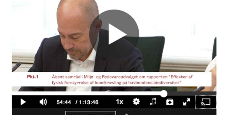 Miljøminister Magnus Heunicke mener, at fiskeri med bundtrawl skader havmiljøet, og han siger, at regeringen vil fortsætte med at bekæmpe denne fiskemetode. foto: ft.dk