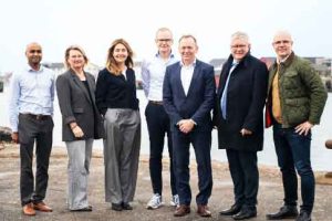 Hirtshals Havns bestyrelse består af fire erhvervsprofiler, tre lokalpolitikere samt en medarbejderrepræsentant (på billedet mangler bestyrelsesmedlem Poul Nielsen). Hirtshals Havn