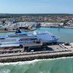 Trods færre landinger af makrel stormer Hirtshals Havn frem med en omsætningsrekord på 91,6 mio. kr. Et stærkt fiskeri efter konsumfisk og skaldyr har, sammen med høj aktivitet på havnen, sikret et overskud på 15,5 mio. kr., der nu skal finansiere fremtidens store havneudvidelse. foto: Hirtshals Havn