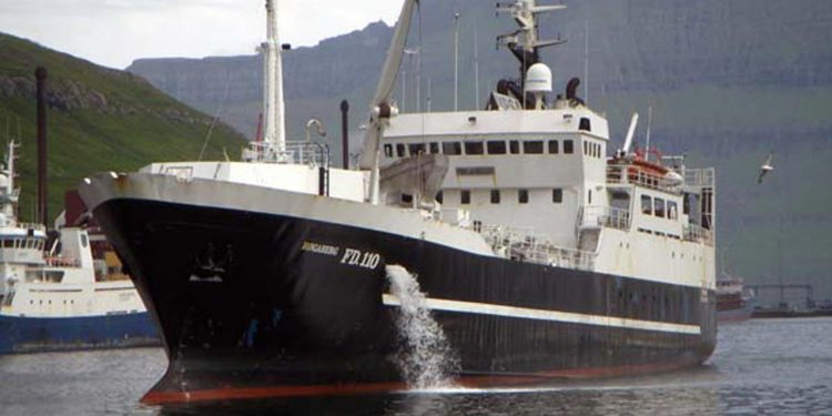 Færøerne: Industrifiskeriet efter blåhvilling / sortmund