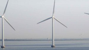 Mens den danske SVM-Regering presser havvindmølleprojekter igennem på bekostning af fiskeriet, viser Holland vejen med en markant kursændring til fordel for fiskerne i Nordsøen foto: Visserbond Nl