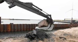 Kaj 109, skærpet affaldssortering og ny belysning ved auktionshallen skal styrke både arbejdsmiljø, bæredygtighed og erhvervsudvikling i den Vestjyske Havn. foto: Hvide Sande Havn