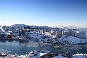 Grønlandsk fiskeindustri opruster i Vestgrønland  Foto: Ilulissat på den grønlandske vestkyst
