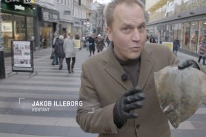 Holder argumentet - fisk er for dyrt  Snapshoot: Jakob Illeborg fra DR Kontant forsøger i udsendelsen at finde ud af hvorfor prisen på fisk er høj