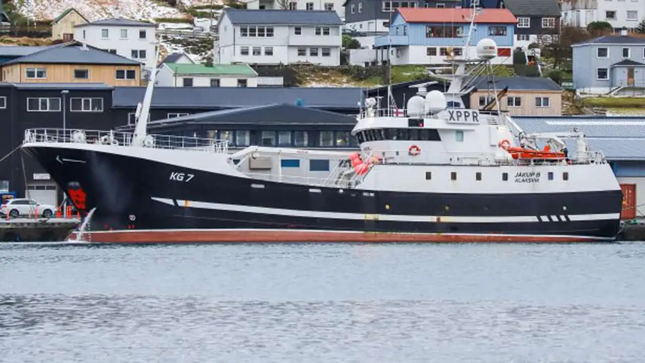 Read more about the article Færøerne: Linefanget fisk landes nedfrosset