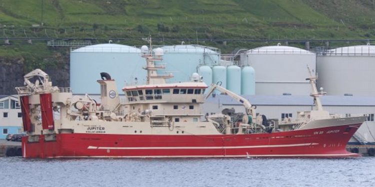 Det samme er den færøske trawler Jupiter, der i sidste uge landede 1.050 tons blåhvilling til Havsbrún. foto: Kiran J