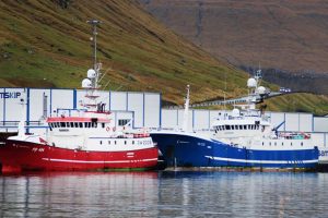 Nyt fra Færøerne uge 14 - Foto: Både Kambur og Eivind landede fisk fanget ved Island - Skipini