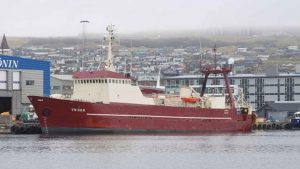 Frysetrawleren **Kappin**, kendt for sin pålidelighed, returnerede med en imponerende last på 72 tons. Det meste af fangsten var hellefisk, og besætningen kunne smile tilfreds over det vellykkede fiskeri. foto: Kiran J