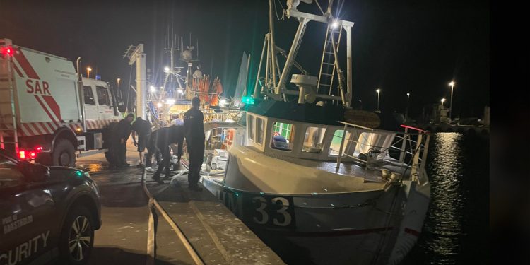 Uheld i nat - garnbåd rammer molen i Hanstholm Havn - privatfoto