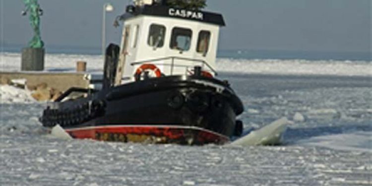 Skibene skal uden for havnen kunne få hjælp fra private til isbrydning  Foto: Kolding Havn