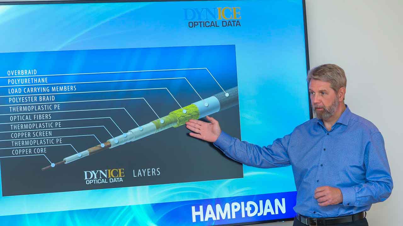 Den lave vægt – helt op til 30 % lettere end almindelige liner – gør håndteringen betydeligt nemmere og mere effektiv om bord.

  foto Hampidjan