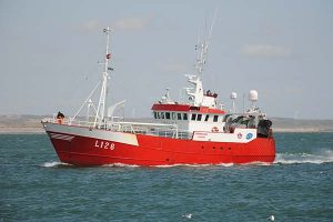 Lynhurtig indsats på Havnen i Thyborøn redder bomtrawler.  Arkivfoto: I morges fik en hurtig indsats fra det lokale brandvæsen i Thyborøn reddet en bomtrawler fra en alt ødelæggende brand. RsC