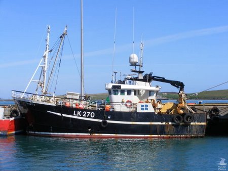 Read more about the article Dansk fiskefartøj i redningsaktion 40 sømil nord øst for Shetlandsøerne