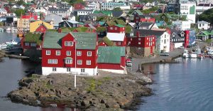 Aksel V. Johannesen opløser uventet regeringssamarbejdet og udskriver valg 26. marts – mens fiskeriet igen står i centrum for Færøernes fremtid. foto: wikipedia