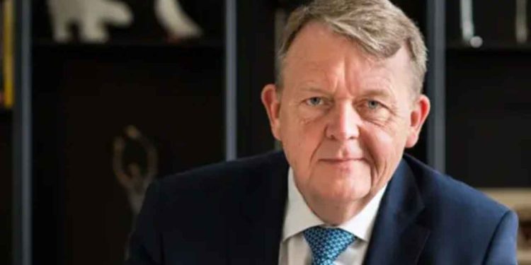 Udenrigsminister Lars Løkke Rasmussen (Moderaterne) glæder sig over, at en international voldgiftsret har givet Danmark og EU ret i, at det britiske forbud mod tobisfiskeri i engelsk farvand strider mod Brexit-aftalen. Han understreger, at sagen har stor betydning både økonomisk og politisk – og han vil holde øje med, hvordan briterne reagerer fremover. foto: UM